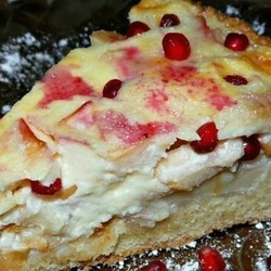 Яблочно-банановый пирог из песочного теста со сметанной заливкой