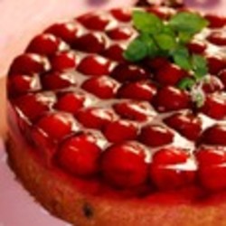 Летний пирог с черешней и желе