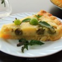 Пирог с крыжовником и яблоком