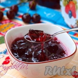 Вишня в желе на зиму - 7 пошаговых фото в рецепте