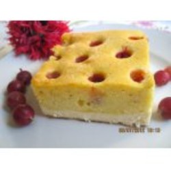 Творожно-бисквитный пирог с крыжовником