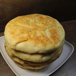 Сметают еще пока готовлю. Вот он идеальный рецепт пирогов на сковороде