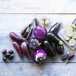 Скоро сезон баклажанов, и удачный рецепт с ними уже подоспел :) Готовим "синенькие" вкусно