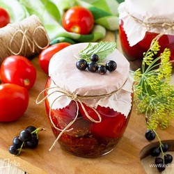 Солнце в банке: 10 рецептов засолки помидоров на любой вкус