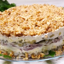 Вкусный и красивый салат «Принц» — достойный конкурент «Оливье»