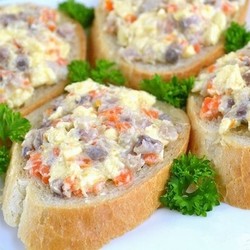 Закуска из селедки и плавленого сыра