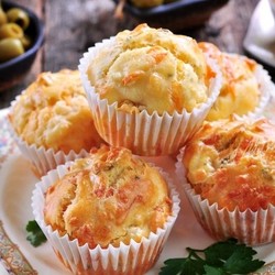 Супер маффины с мясом курицы, сыром и зеленью. Прекрасный завтрак или закуска,