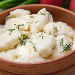 Ленивые вареники необычным способом, стол и руки пачкать не придется