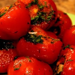 Малосольные помидоры с чесноком в пакете. Готовы всего через пару суток