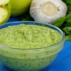 Нежнейший яблочный соус с зеленью и чесноком: к мясу, рыбе или овощам