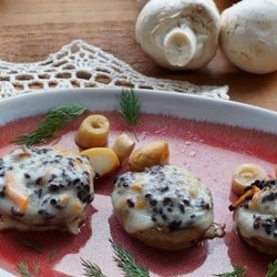 Фаршированные шампиньоны в духовке: 7 рецептов к празднику
