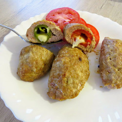 Котлета фаршированная перцем и сыром