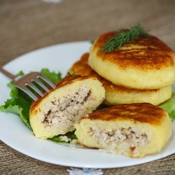 Как сытно накормить домочадцев? Эти картофельные пирожки с мясом просто чудо