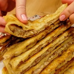 Лепешки с фаршем на сковороде