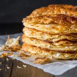 Что можно приготовить из слоеного теста?