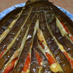 Запеченный баклажан с курицей