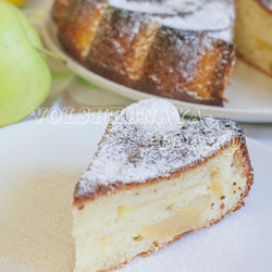 Пирог с творогом и яблоками