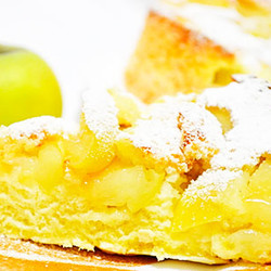 Простой и вкусный рецепт шарлотки с яблоками для духовки и мультиварки