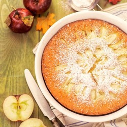 Яблочный пирог-шарлотка с молоком