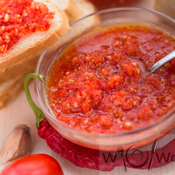 Аджика сырая домашняя, рецепт с пошаговыми фото