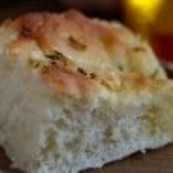 Фокачча с тимьяном и чесноком