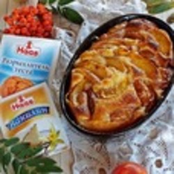 Мини-пирог с сезонными фруктами