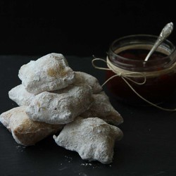 Пончики Бенье из заварного теста