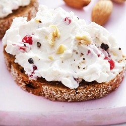 Preiselbeer-Frischkäse-Aufstrich Rezept | LECKER