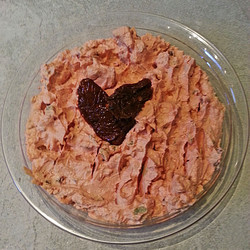 Frischkäse-Dip mit getrockneten Tomaten