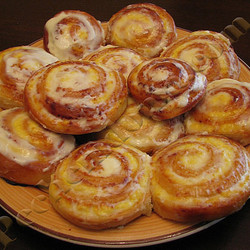 НЕЖНЕЙШИЕ ТВОРОЖНЫЕ ЗАВИТУШКИ В СМЕТАННОЙ ЗАЛИВКЕ — Чудо поваренок