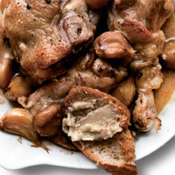 Бириани, сатеи и 40 зубчиков чеснока: 10 рецептов блюд из курицы