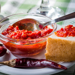 Аджика: 3 любимых рецепта