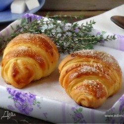 Булочки со сгущёнкой  типа круассаны