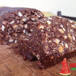 Рецепт: Домашняя шоколадная колбаска с арахисом | Первый Вегетарианский