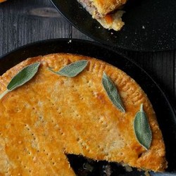 Пирог из сырного теста с говядиной и тыквой