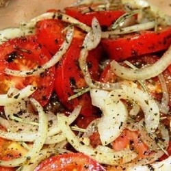 закуска из помидоров и лука