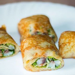 Картофельные роллы с селедкой