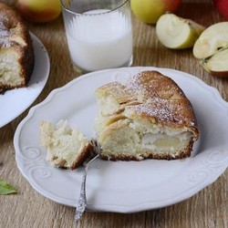 Пирог с яблоками на молоке - 11 рецептов с кислым, сгущенным или кокосовым молоком