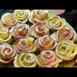 Слоеная выпечка. Розы из яблок.