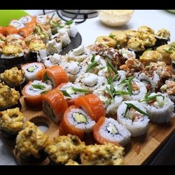 ГОТОВИМ СУШИ И РОЛЛЫ ДОМА НА 1000 РУБ.