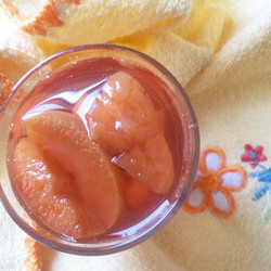 Компот из яблок и слив