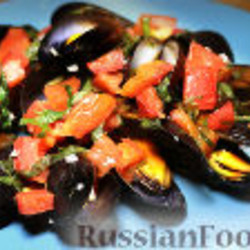 Рецепт: Черноморские мидии с белым вином и томатами на RussianFood.com