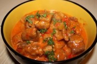 Курица, тушеная с овощами