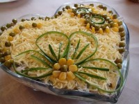 Очень вкусный салатик с курицей и грибами