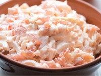 Салат с кальмарами и помидорами