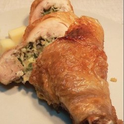 Окорочка с начинкой из сыра и зеленого лука