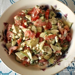 Салат из огурцов, помидоров и яиц