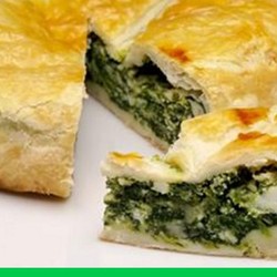 Очень вкусный пирог со шпинатом и сыром
