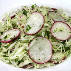 Салат из капусты и редиса