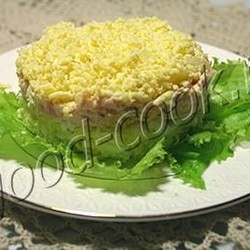 Салат "Мимоза" с горбушей и яйцами